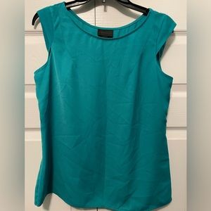 Gently worn shell. Sz small. Teal